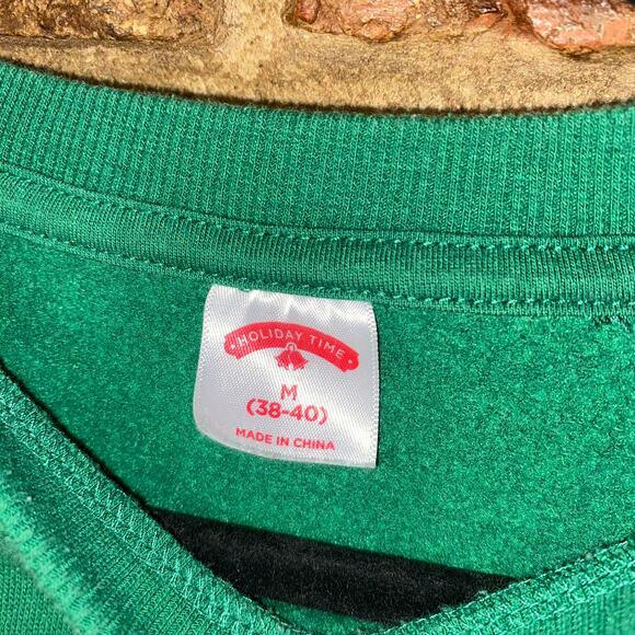 Holiday Time World's Tallest Elf Graphic Christmas Sweatshirt Men's Size Medium - Picture 3 of 5